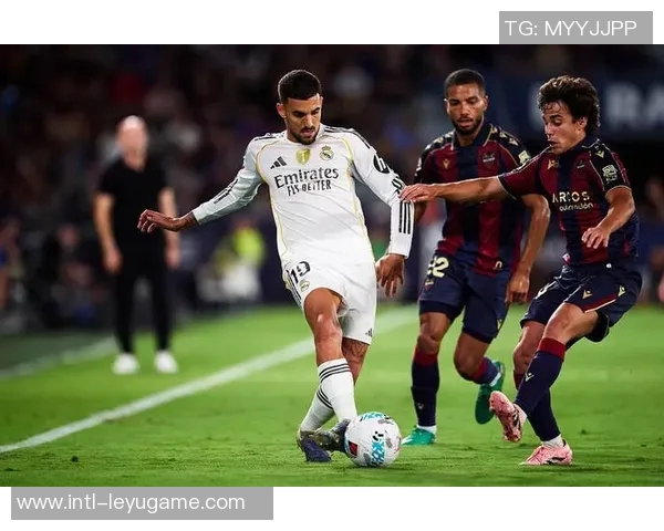 2025年身价飙升阵容揭晓巴黎四将领衔皇马拜仁各有两员大将入选 2025年身价飙升阵容揭晓巴黎四将领衔皇马拜仁各有两员大将入选