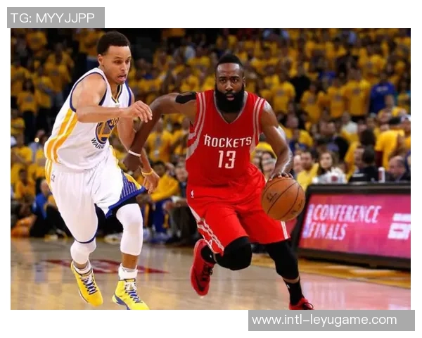 库里谈防守策略:多人包夹哈登与小卡让他们在混战中难以发挥